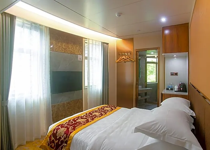 The Victoria 3*